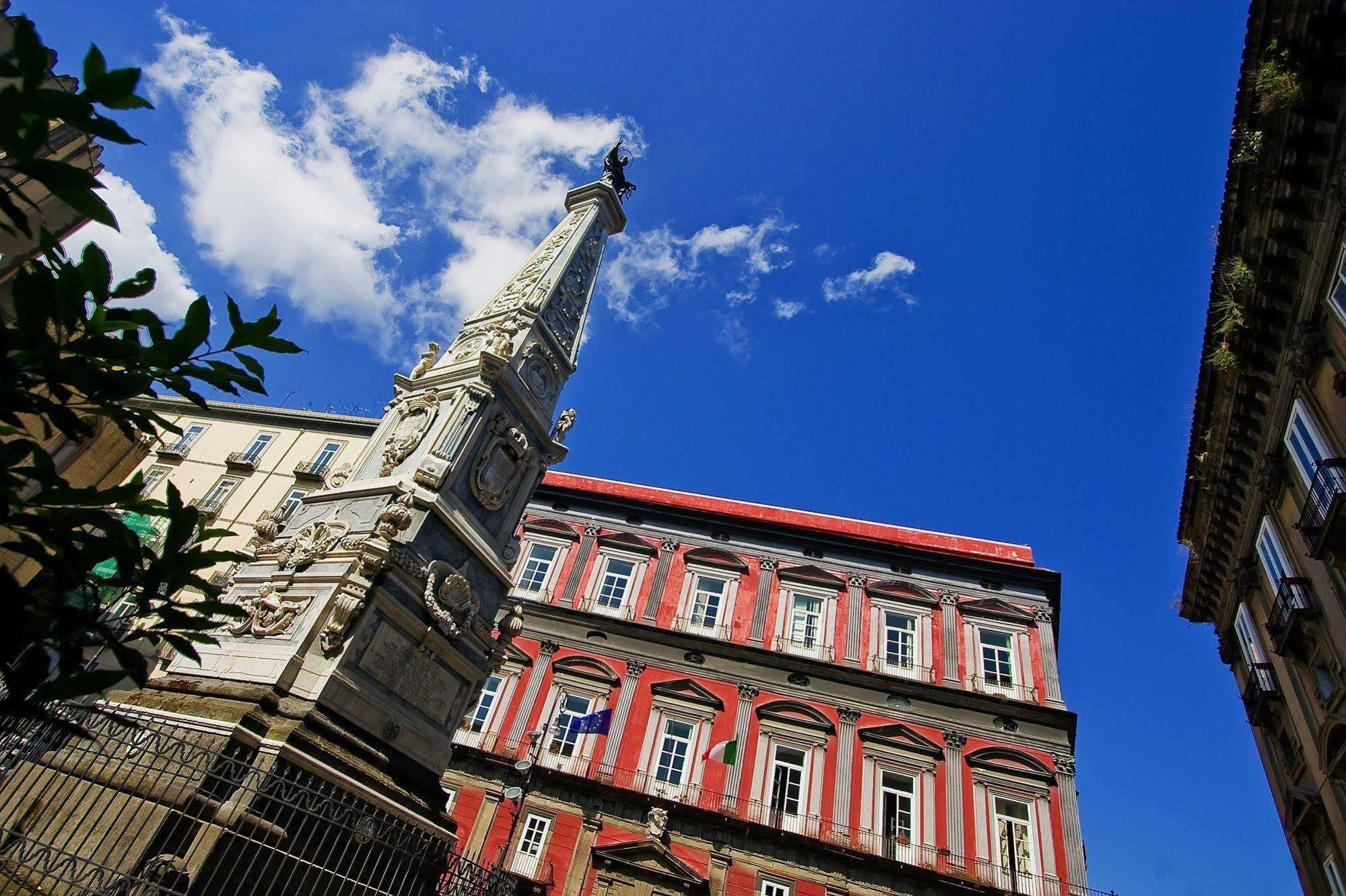 Palazzo Riario Sforza Hotel Nápoles Exterior foto